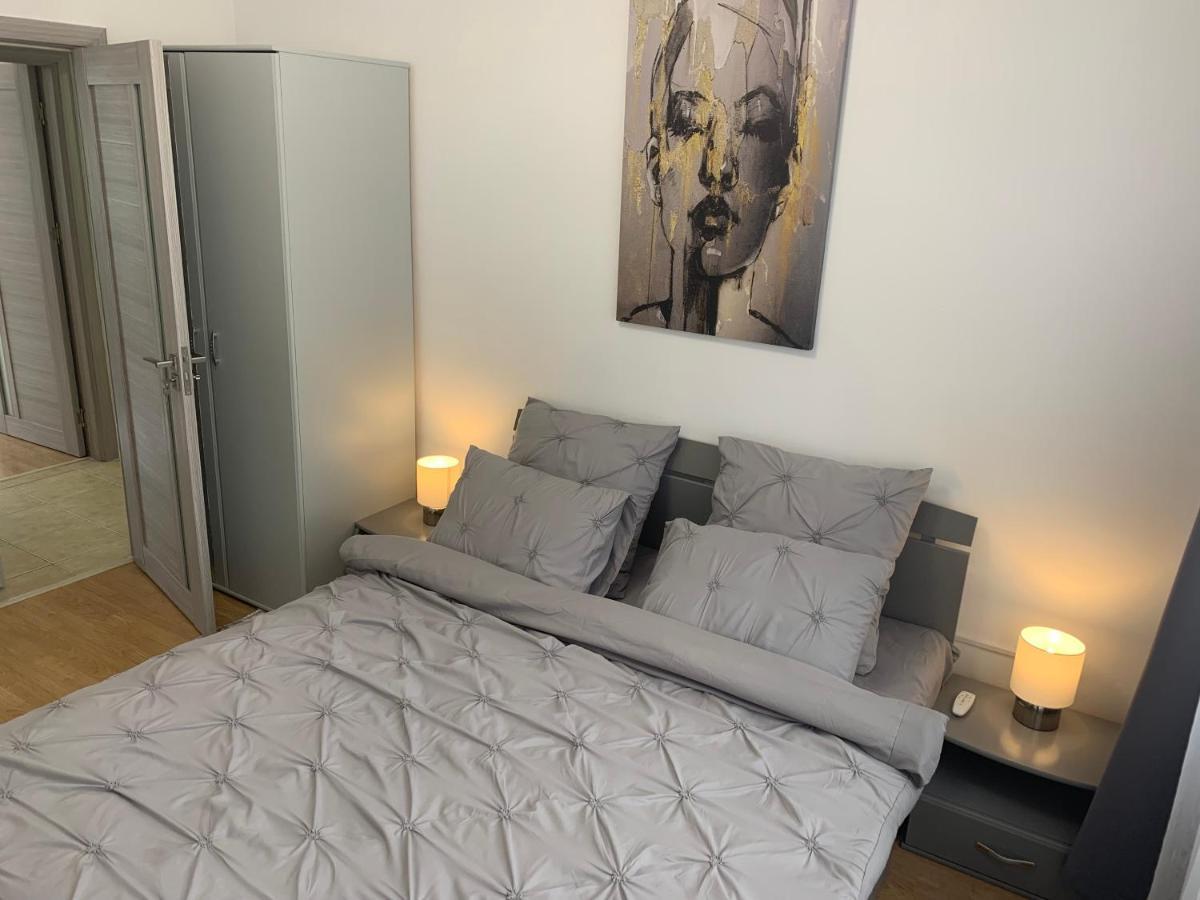 Victoriei Boulevard Private Apartment Brasov Ngoại thất bức ảnh